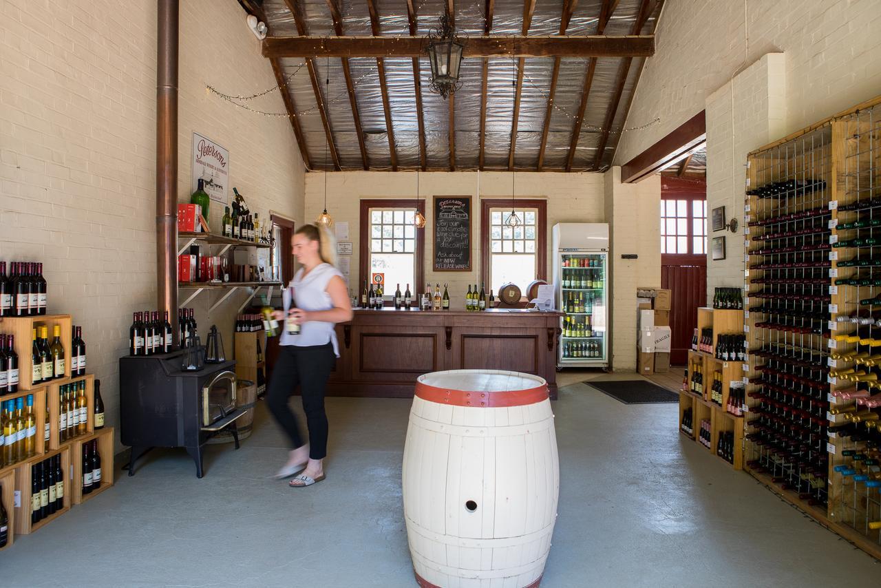 Petersons Armidale Winery And Guesthouse Εξωτερικό φωτογραφία
