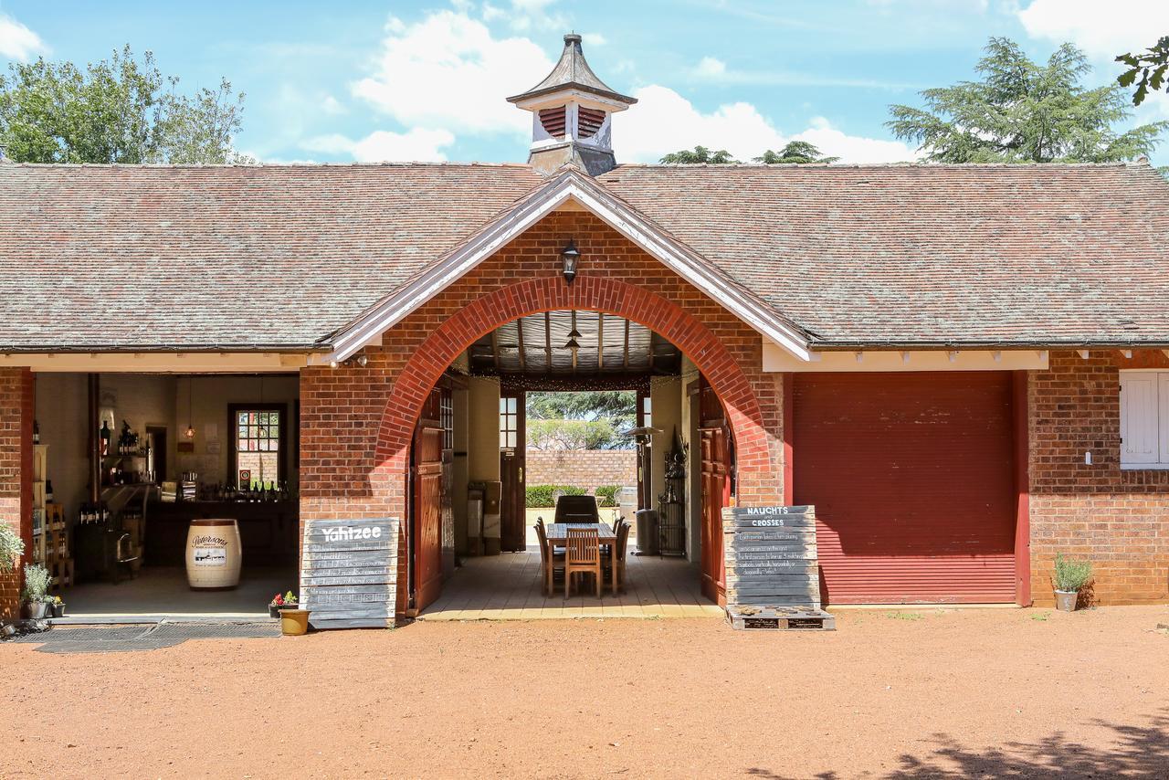 Petersons Armidale Winery And Guesthouse Εξωτερικό φωτογραφία